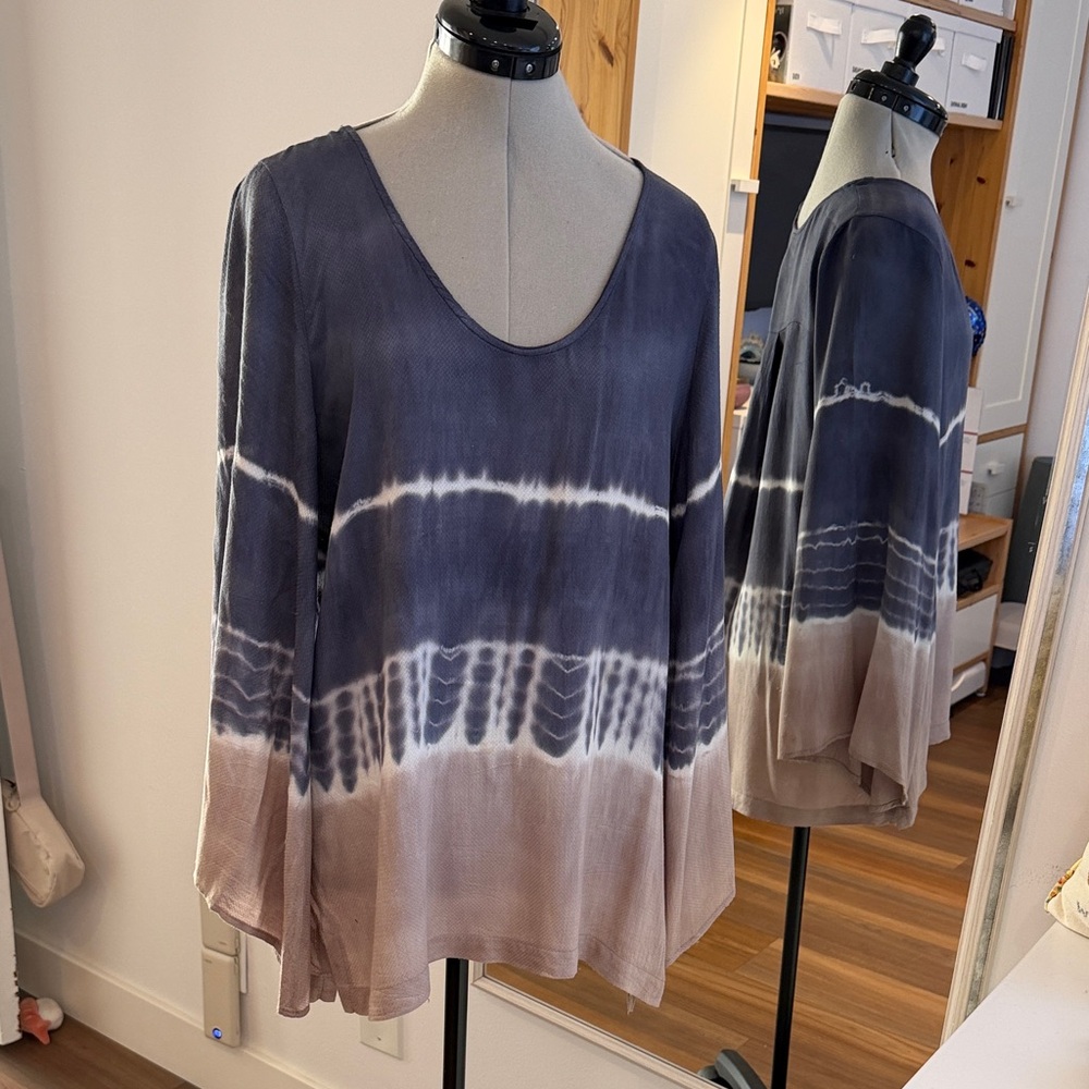 Flowy Tie-Dye Women's Top M